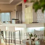 Phoenix Hotel 4*