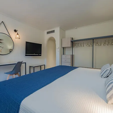 Phoenix Hotel 4*