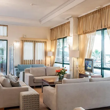 Phoenix Hotel 4*