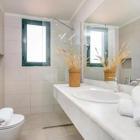 Phoenix Hotel 4*