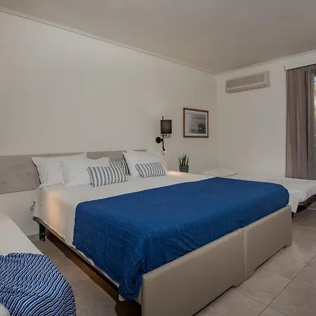 Phoenix 4*