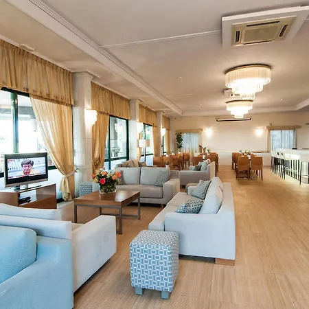 Phoenix Hotel 4*
